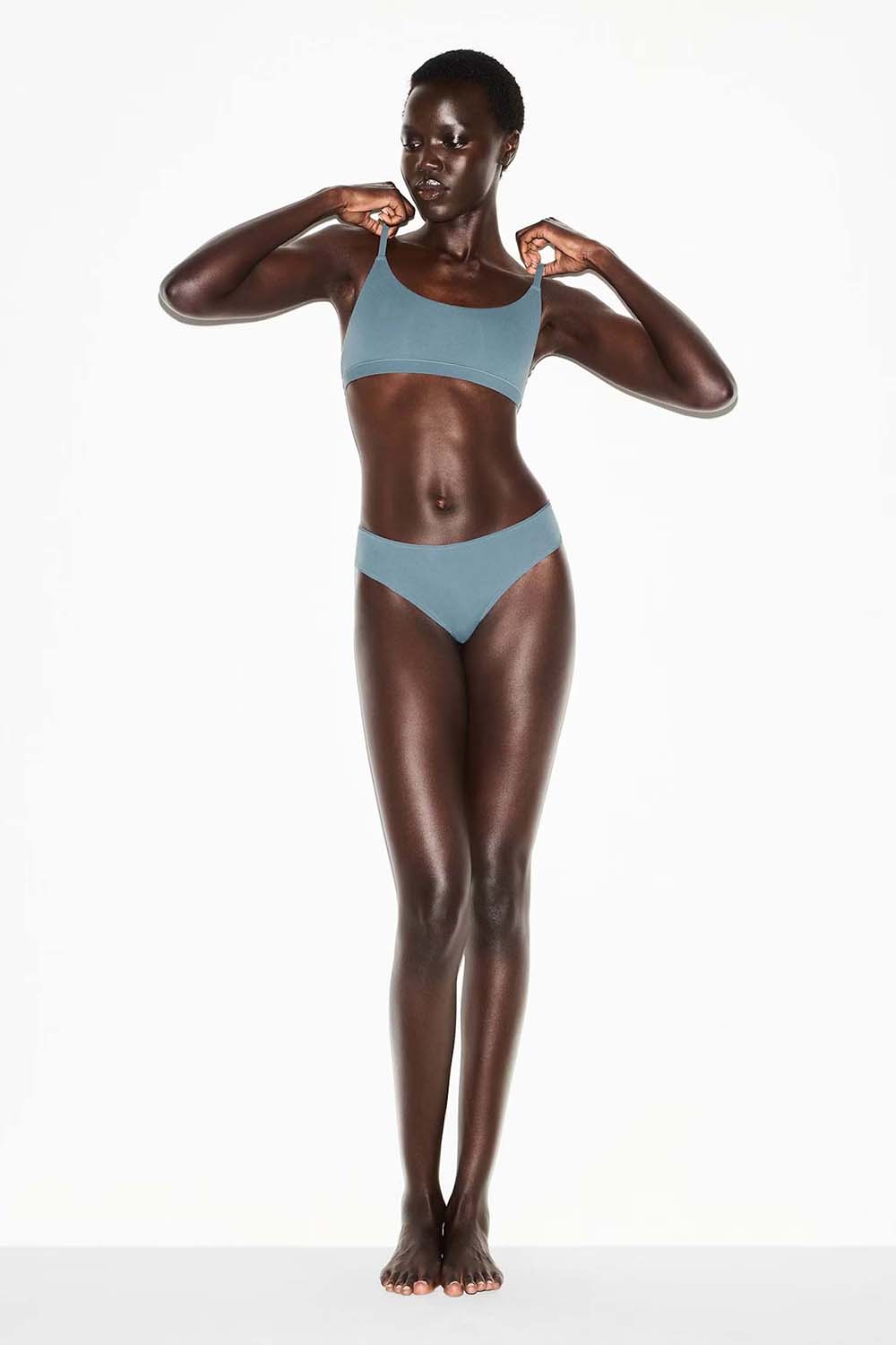 תמונת כל הלוק של CHEEKY BRIEF